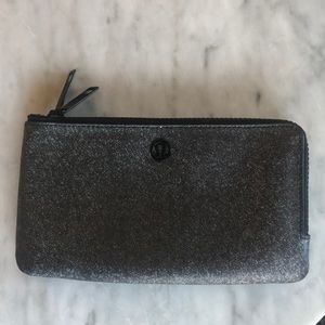 Lululemon wallet - metallic grey